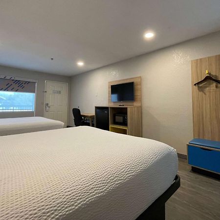 Days Inn By Wyndham Near Seaworld San Antonio Extérieur photo