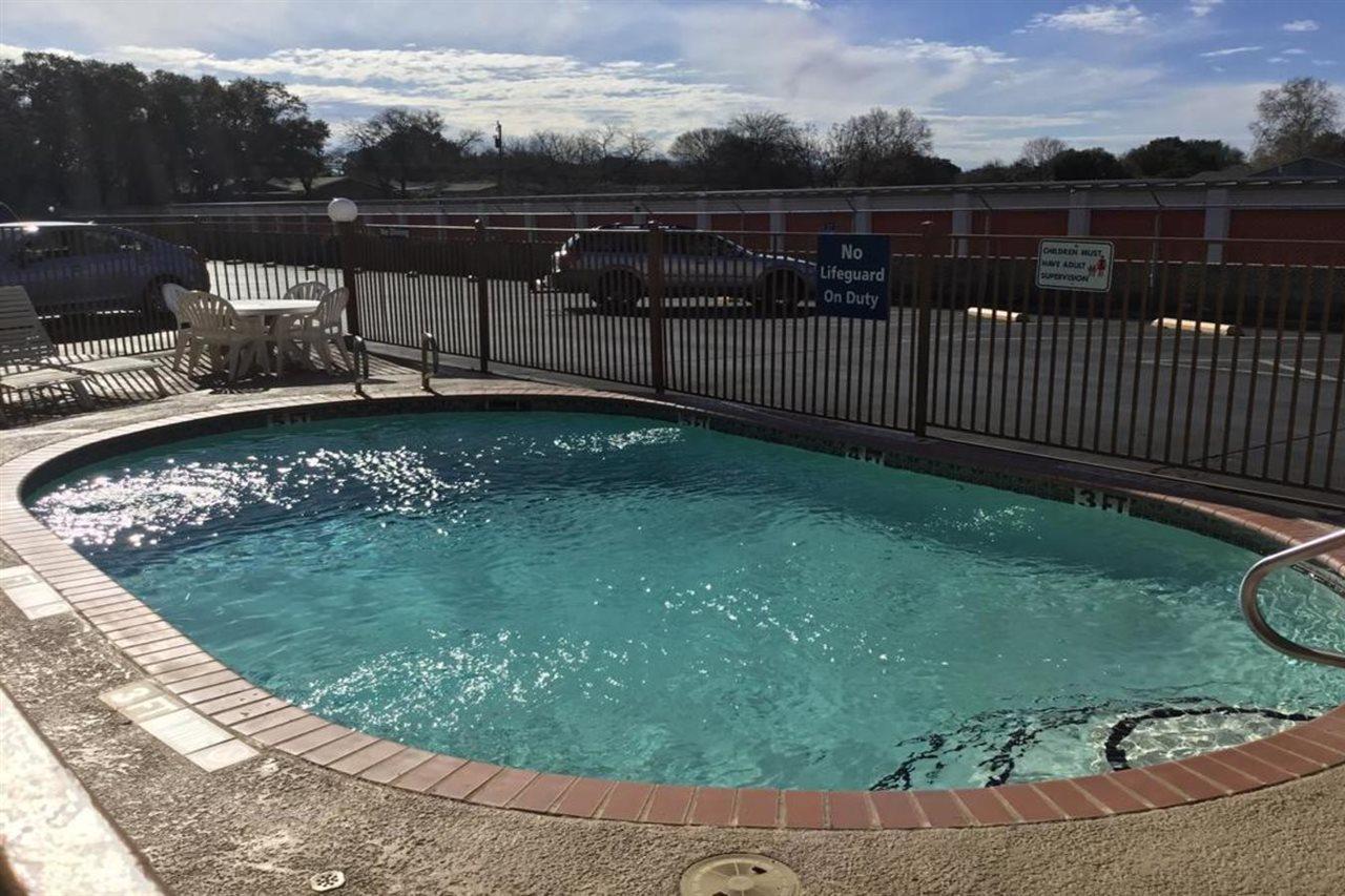 Days Inn By Wyndham Near Seaworld San Antonio Extérieur photo