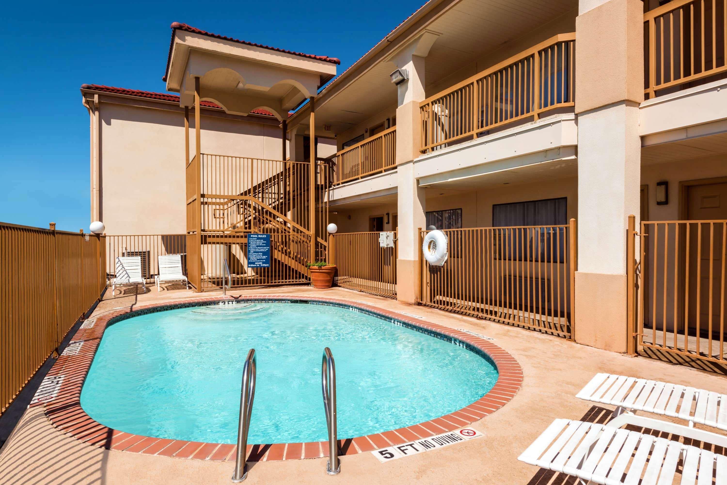 Days Inn By Wyndham Near Seaworld San Antonio Extérieur photo