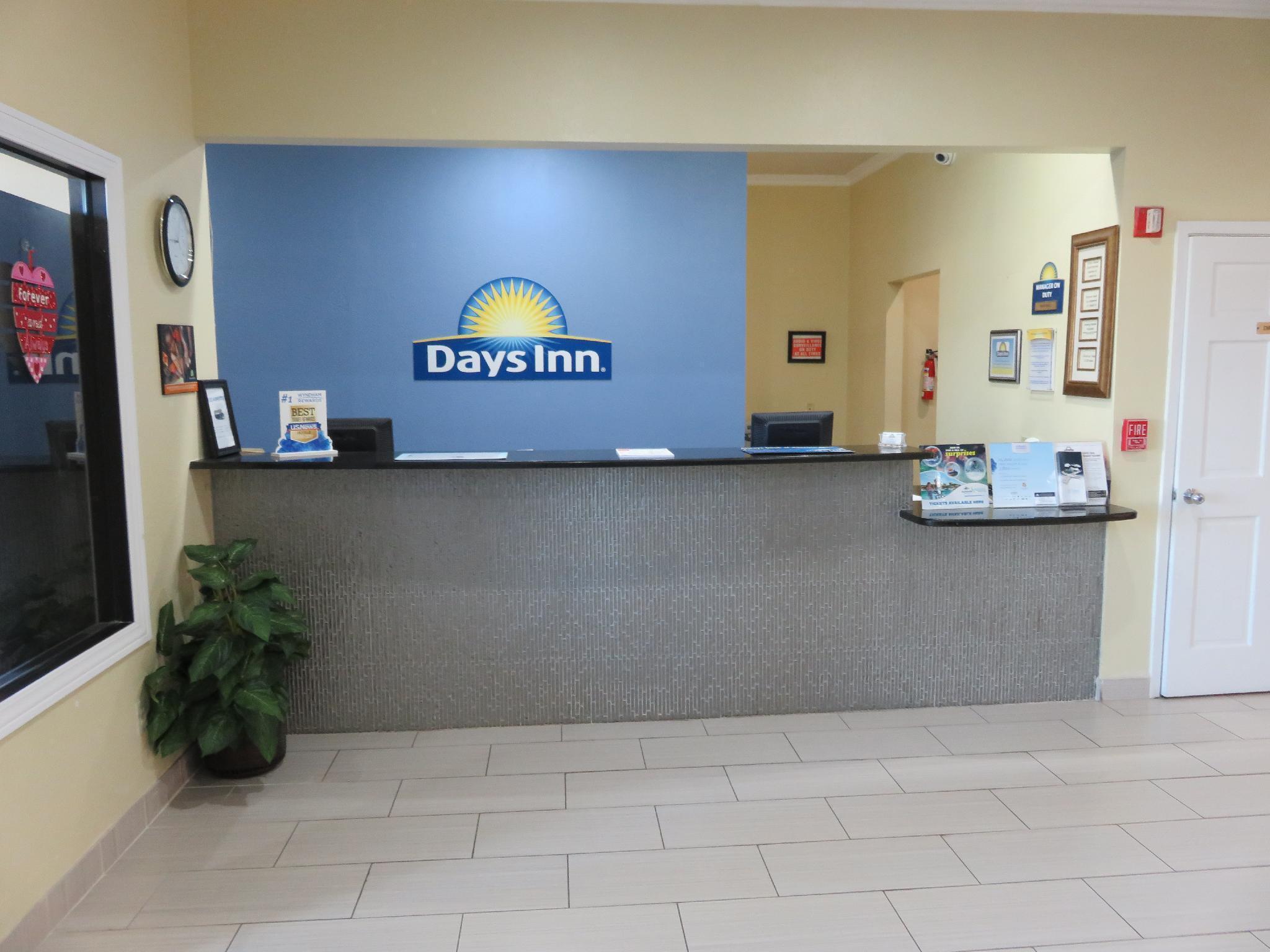 Days Inn By Wyndham Near Seaworld San Antonio Extérieur photo