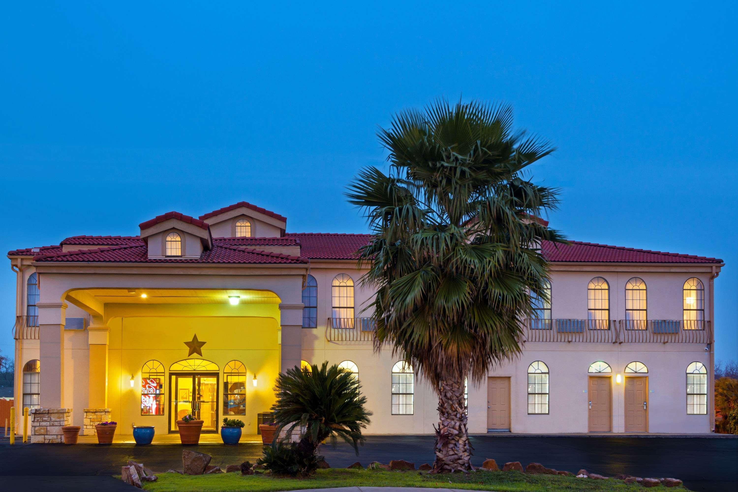Days Inn By Wyndham Near Seaworld San Antonio Extérieur photo