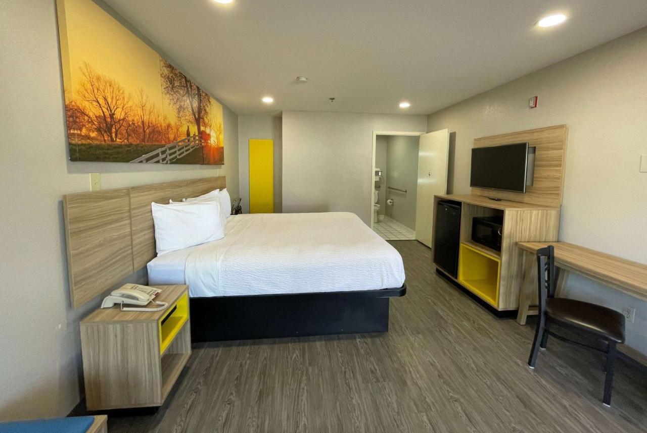 Days Inn By Wyndham Near Seaworld San Antonio Extérieur photo