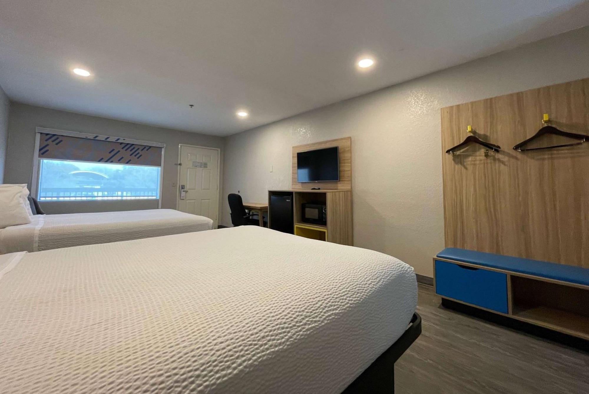 Days Inn By Wyndham Near Seaworld San Antonio Extérieur photo