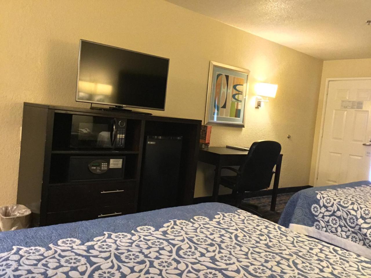 Days Inn By Wyndham Near Seaworld San Antonio Extérieur photo